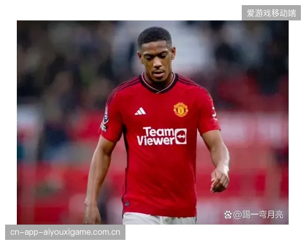 曼联马夏尔连做假动作后爆抽，攻破防线的一记惊艳进球